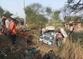 उत्तर प्रदेश के बलिया में भीषण सड़क हादसा