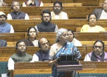 बजट को लेकर समाजवादी पार्टी और कांग्रेस की तीखी पर्तिकिर्या