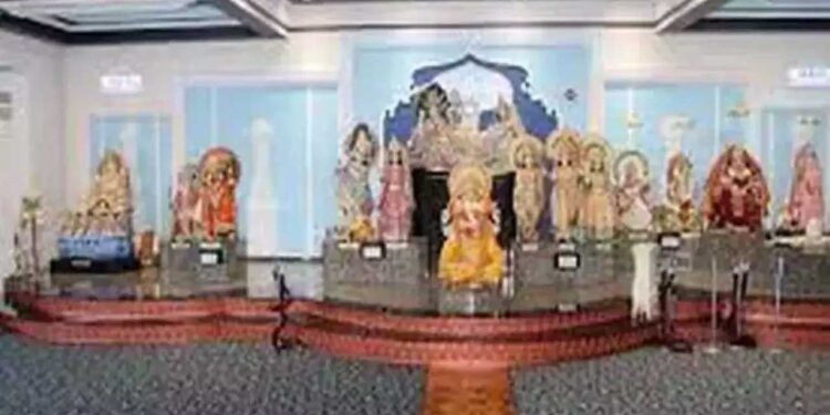 कनाडा में हिंदू मंदिरों में तोड़फोड़ और दान की चोरी
