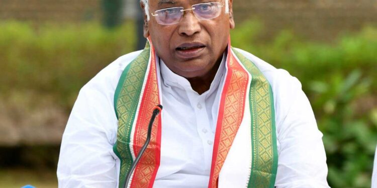 BJP सरकार देश के लिए ‘अभिशाप’-खड़गे