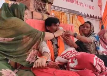 मनोज जरांगे ने 17 दिन बाद खत्म किया अनशन
