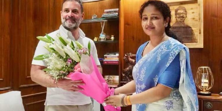 राहुल गांधी ने हेमंत सोरेन की पत्नी से की मुलाकात
