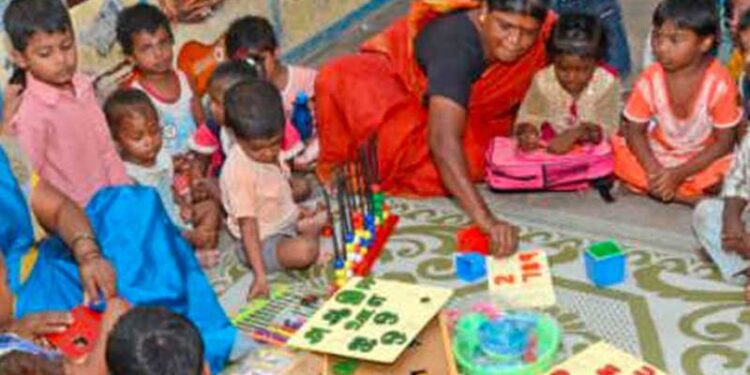 पश्चिम बंगाल की आशा-आंगनवाड़ी कार्यकर्ताओं को ममता सरकार की सौगात