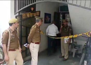 गाजियाबाद में डबल मर्डर, पत्नी और बेटे की हत्या