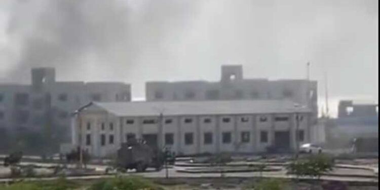 पाकिस्तान के ग्वादर बंदरगाह पर हमला,8 आतंकी ढेर