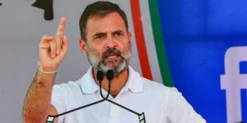 राहुल गांधी रोडशो के दौरान शादी समारोह में हुए शामिल