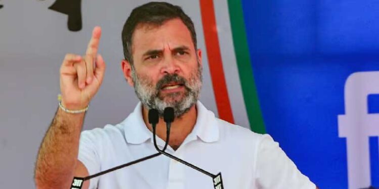 राहुल गांधी रोडशो के दौरान शादी समारोह में हुए शामिल