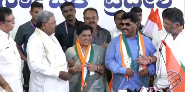 कर्नाटक में लोकसभा चुनाव के बीच BJP को एक और बड़ा झटका