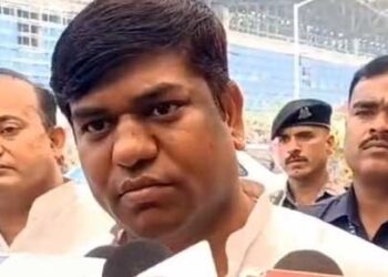 मुकेश सहनी ने मोदी सरकार पर साधा निशाना