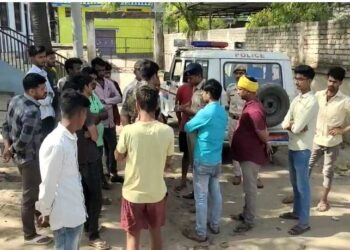 जमीनी विवाद को लेकर बवाल, बाप-बेटे की गोली मारकर हत्या