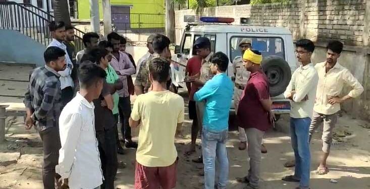 जमीनी विवाद को लेकर बवाल, बाप-बेटे की गोली मारकर हत्या