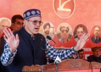 बीजेपी के पैरों के नीचे की जमीन खिसक रही है, इसलिए वह धार्मिक भावनाओं को भड़का रही है-उमर अब्दुल्ला
