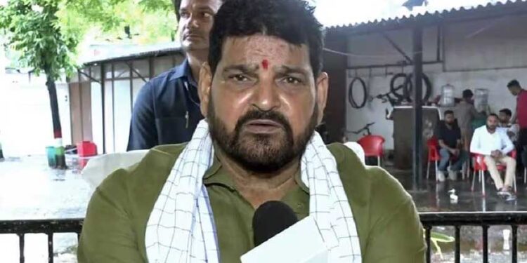 बीजेपी नेता बृजभूषण सिंह के खिलाफ आरोप तय