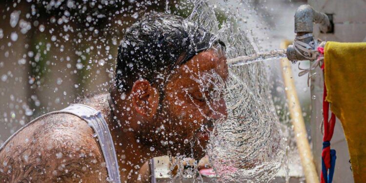 बिहार में भीषण गर्मी से 14 लोगों की मौत