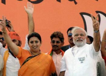 महिला कांग्रेस ने कर्नाटक सेक्स स्कैंडल पर मोदी-ईरानी को घेरा