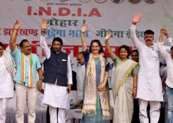 संविधान बदलने पर तुली है मोदी सरकार-प्रियंका