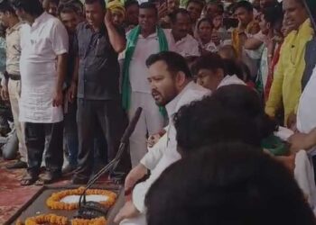 बिहारी धमकियों से नहीं डरता: तेजस्वी यादव