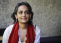 दिल्ली के उपराज्यपाल  ने लेखिका अरुंधति रॉय पर मुकदमा चलाने की मंजूरी दे दी