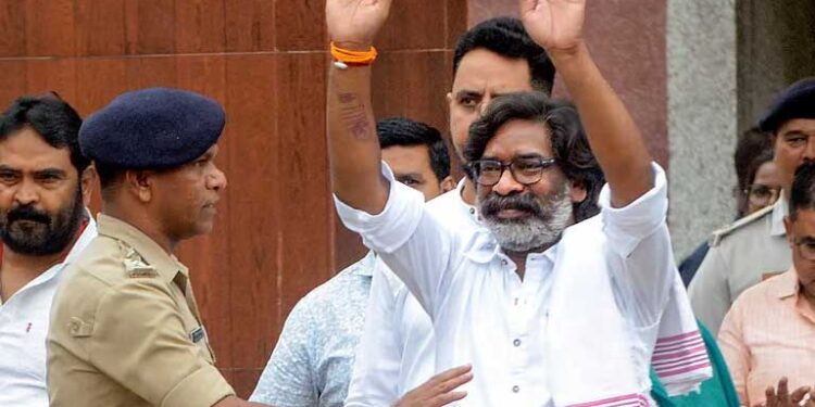 मुझे झूठे मामले में फंसाकर पांच महीने जेल में बिताने को मजबूर किया गया: हेमंत सोरेन