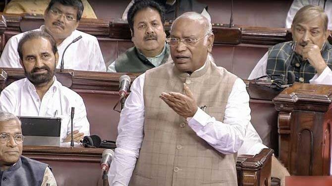 सभापति ने विपक्ष से सौतेला व्यवहार किया-खड़गे का आरोप