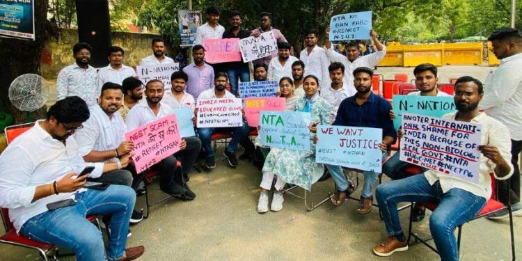 नीट पेपर लीक मामले में गुजरात में CBI की बड़ी कार्रवाई