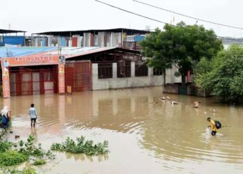 उत्तर प्रदेश के 16 जिलों में बाढ़ का कहर