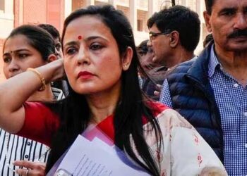 महिला आयोग की शिकायत पर महुआ मोइत्रा के खिलाफ FIR दर्ज