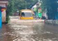 मुंबई में भारी बारिश से हाल बेहाल