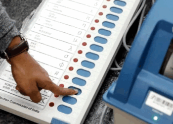 विवादित EVM को सील करने की मांग