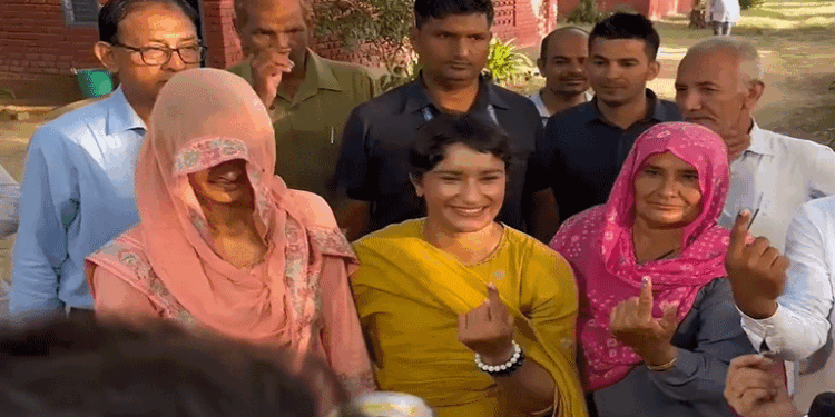 हरियाणा की 90 सीटों पर वोटिंग शुरू