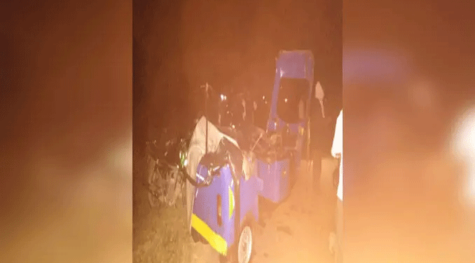 छठ व्रतियों से भरा ऑटो कुए में गिरा, एक की मौत, 6 गंभीर रूप से घायल