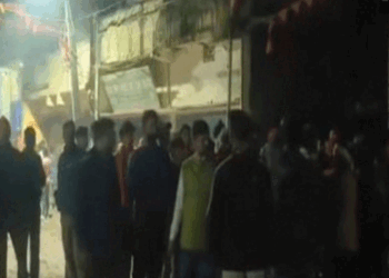 दरभंगा के तरौनी गांव में राम विवाह की झांकी के दौरान दो गुटों में झड़प