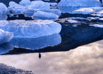 अभूतपूर्व दर से पिघल रहे ग्लेशियर