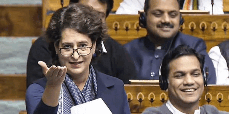 संसद में प्रियंका गांधी ने अडानी का नाम लेकर बीजेपी को घेरा