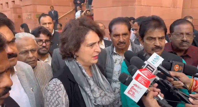 प्रियंका गांधी ने केरल के सांसदों के साथ गृह मंत्री शाह से की मुलाकात