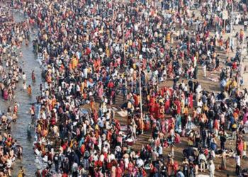 माघी पूर्णिमा पर संगम में डुबकी लगाने उमड़ा आस्था का सैलाब