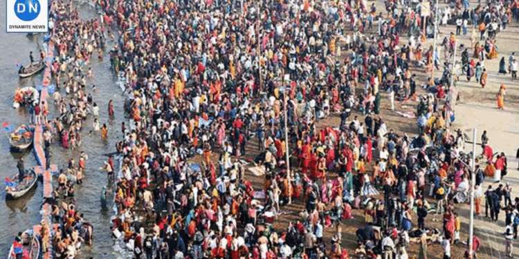 माघी पूर्णिमा पर संगम में डुबकी लगाने उमड़ा आस्था का सैलाब