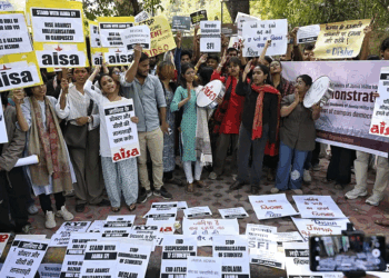 जामिया के छात्रों ने जंतर मंतर पर प्रदर्शन किया