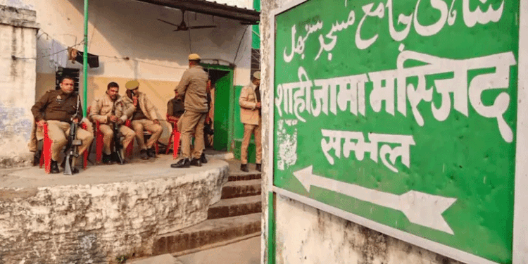 संभल की जामा मस्जिद में रंगाई-पुताई के लिए प्रशासन से मांगी गई इजाजत