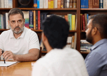 राहुल गांधी केरल के डॉक्टरों से मिले