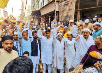 लोकसभा में वक्फ संशोधन विधेयक का पारित होना  मुश्किल: वारिस पठान