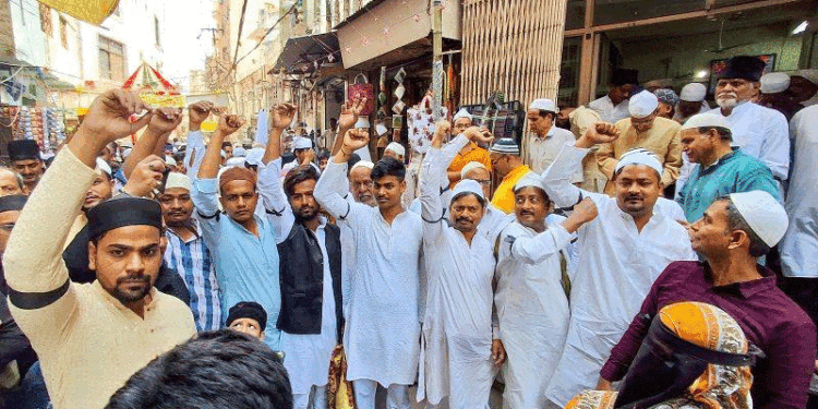 लोकसभा में वक्फ संशोधन विधेयक का पारित होना  मुश्किल: वारिस पठान