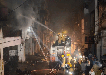 कानपुर में बहुमंजिला इमारत में लगी आग, एक ही परिवार के 5 लोगों की दर्दनाक मौत