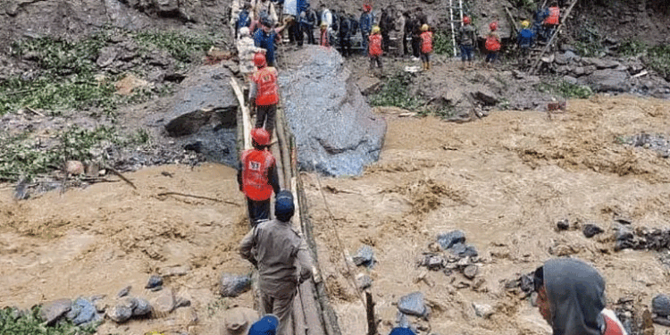 सिक्किम में आर्मी कैंप पर लैंडस्लाइड, 3 जवानों की मौत