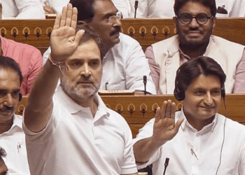 बिहार में SIR के मुद्दे पर संसद में विपक्ष का हल्ला बोल