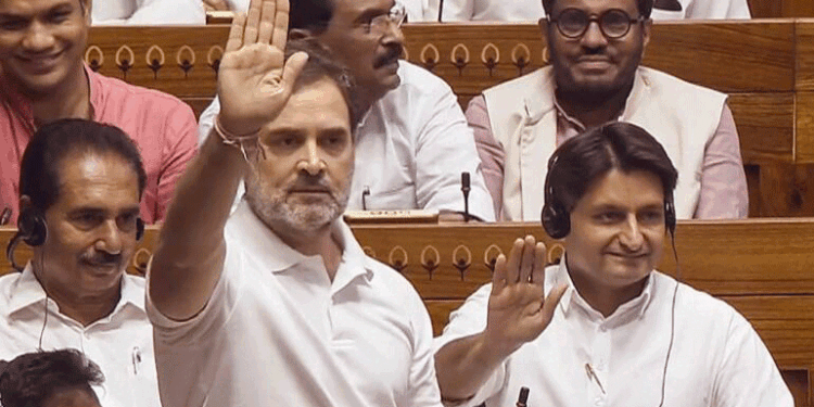 बिहार में SIR के मुद्दे पर संसद में विपक्ष का हल्ला बोल