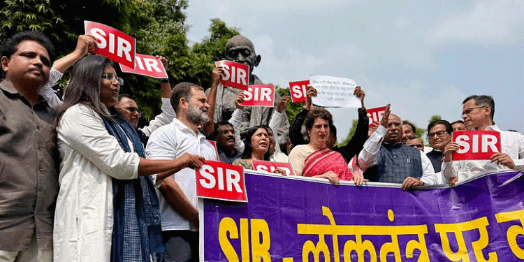 बिहार में SIR के नाम पर की जा रही लोकतंत्र की हत्या