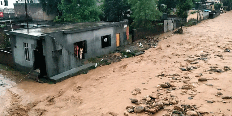 किश्तवाड़ के बाद कठुआ में फटा बादल, 4 लोगों की मौत, 6 घायल, बचाव कार्य जारी