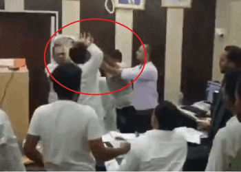  बलिया में बिजली विभाग के इंजीनियर की बीजेपी कार्यकर्ता ने की पिटाई, केस दर्ज