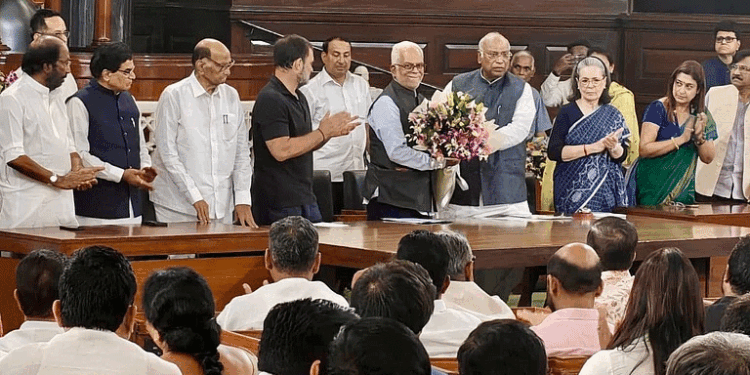 इंडिया गठबंधन ने बी सुदर्शन रेड्डी को किया सम्मानित